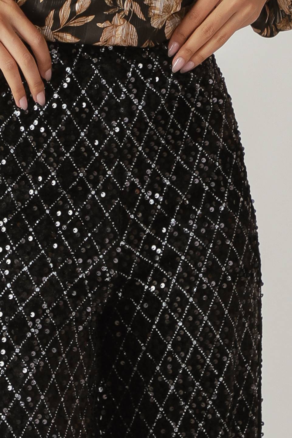 RUNNING OUT OF TIME SEQUIN PANTS - MaraFormigone