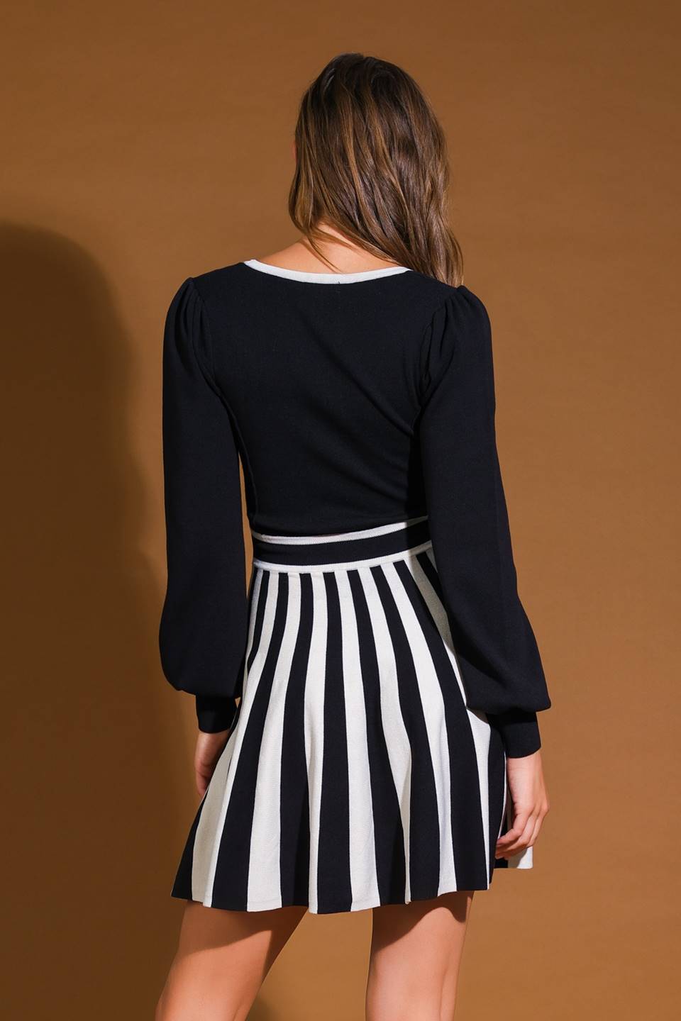 MINIVESTIDO TEJIDO DE ACTITUD SUAVE