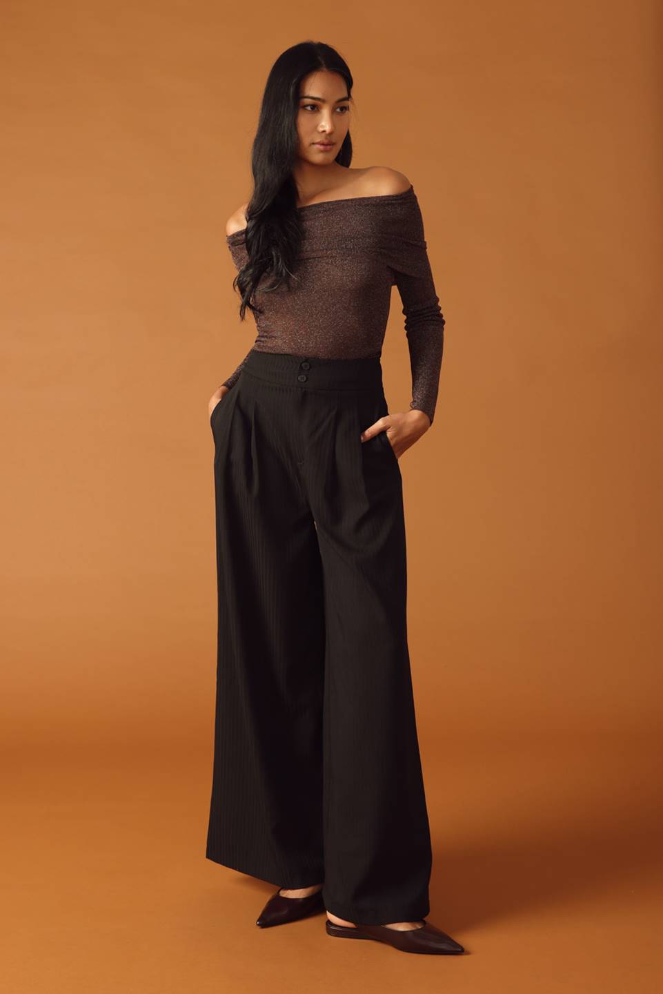 BLUSA DE SUÉTER COM ESTAMPA DE ABELHA