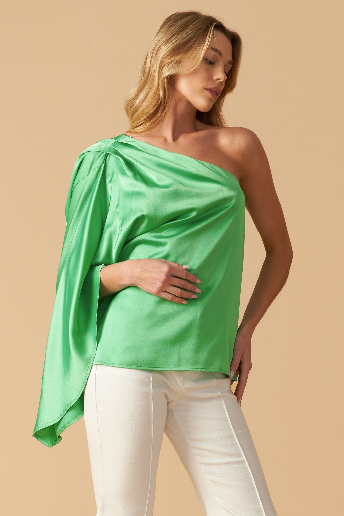 BLUSA TECIDA COM ESPÍRITOS ALEGRES