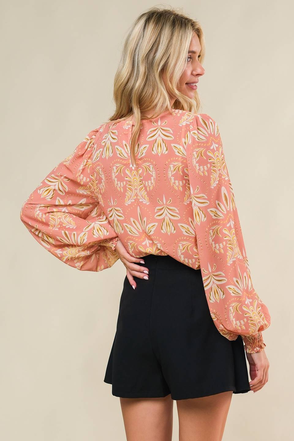 CONSIGA O LOOK BLUSA DE TECIDO