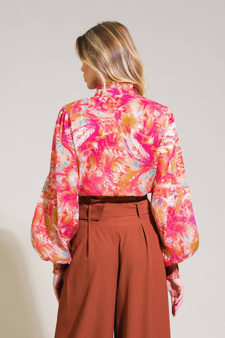 TOP TEJIDO DE MOVIMIENTOS DE TEMPORADA