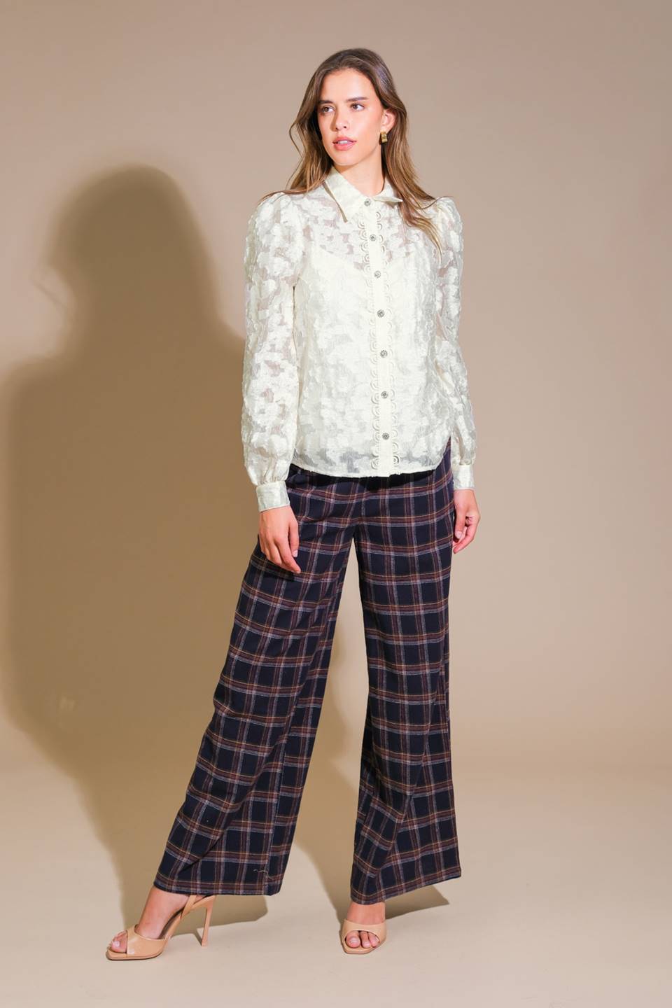 BLUSA DE TECIDO COM BRILHO LUMINOSO