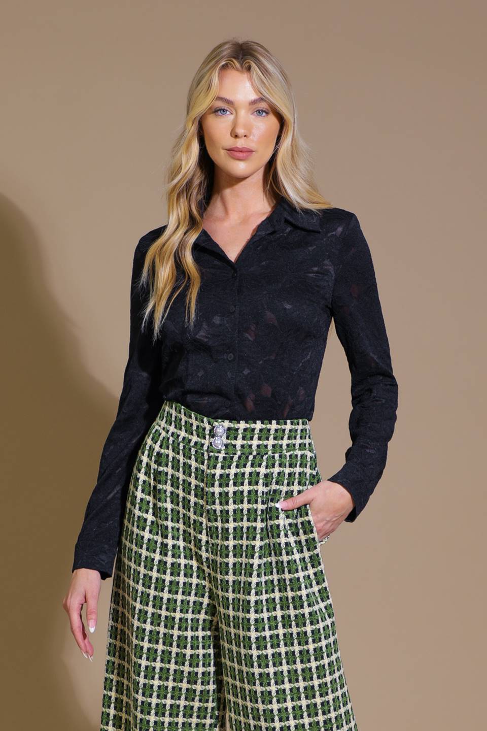 LINDA BLUSA DE RENDA COM PERSPECTIVA