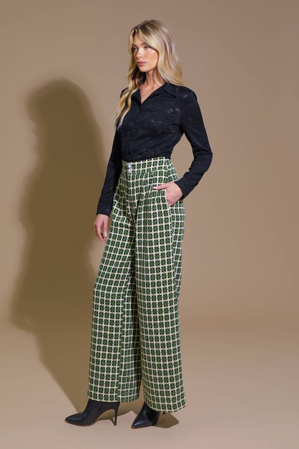 LINDA BLUSA DE RENDA COM PERSPECTIVA