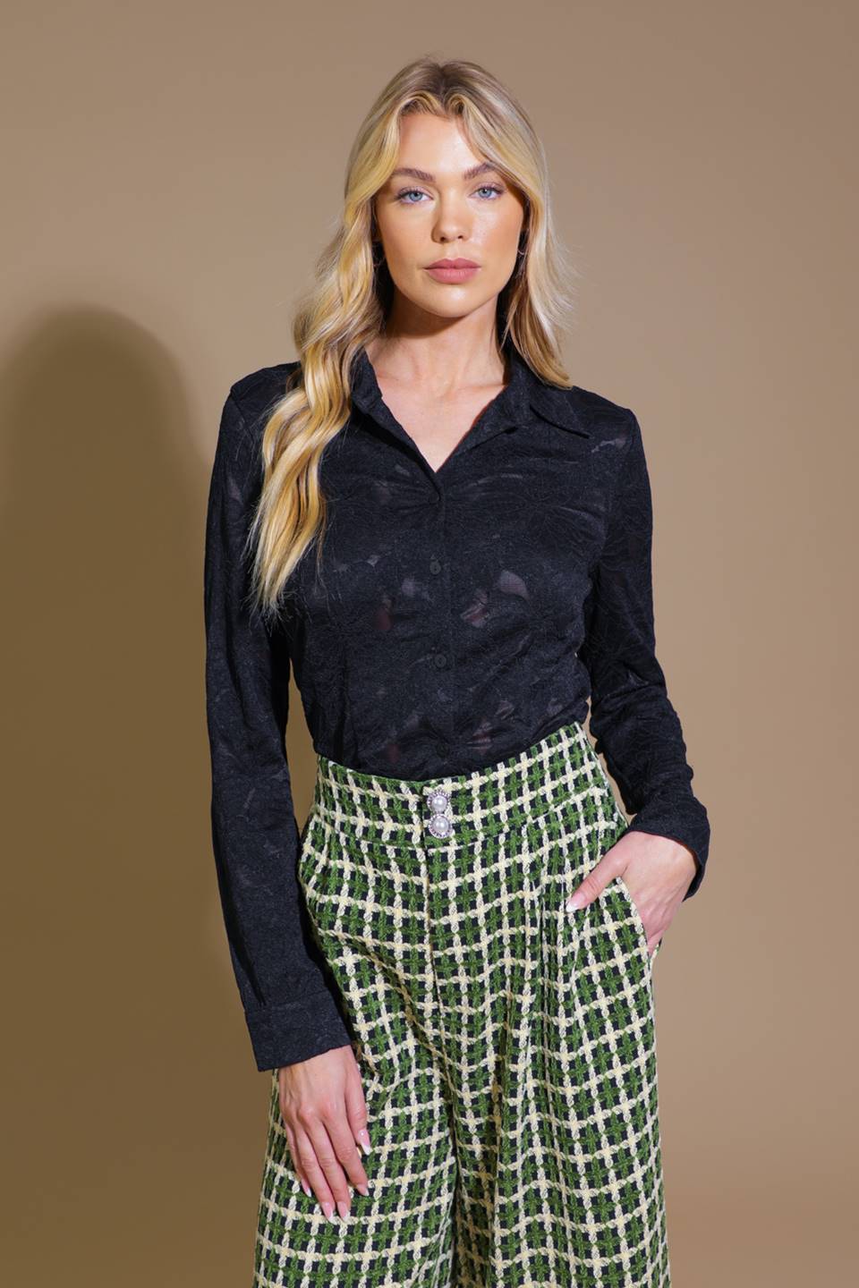 LINDA BLUSA DE RENDA COM PERSPECTIVA