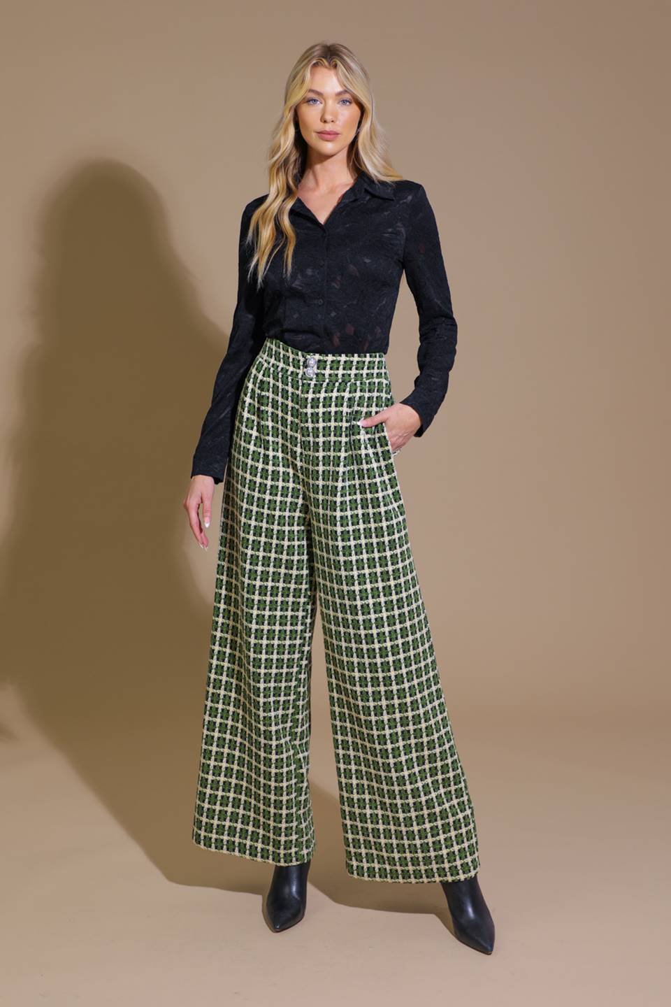 LINDA BLUSA DE RENDA COM PERSPECTIVA