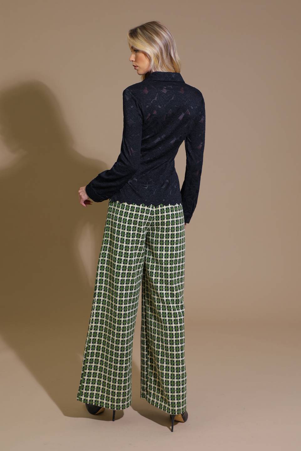 LINDA BLUSA DE RENDA COM PERSPECTIVA