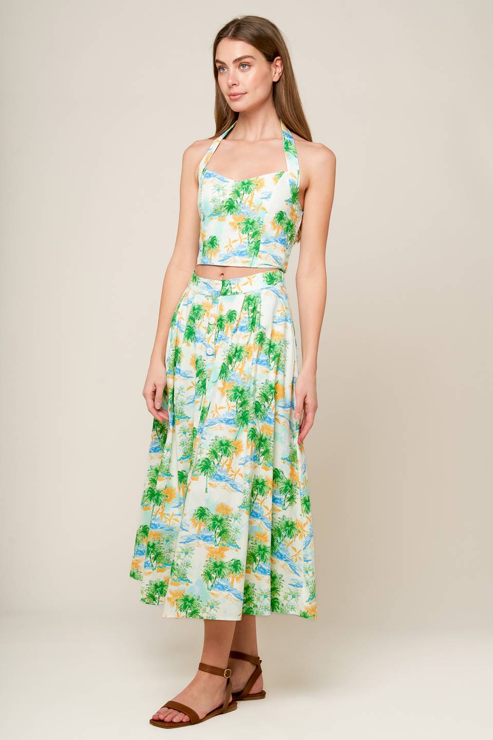 Conjunto de blusa y falda tejidas de aspecto impecable