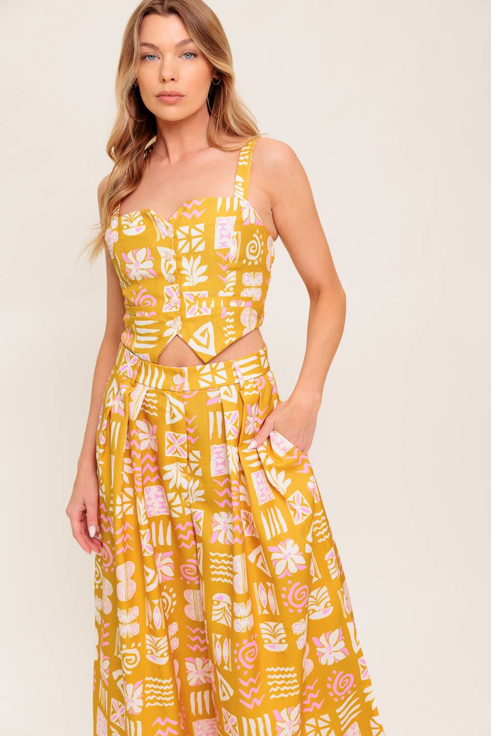 Conjunto Pretty Meadow de blusa e calça em tecido plano