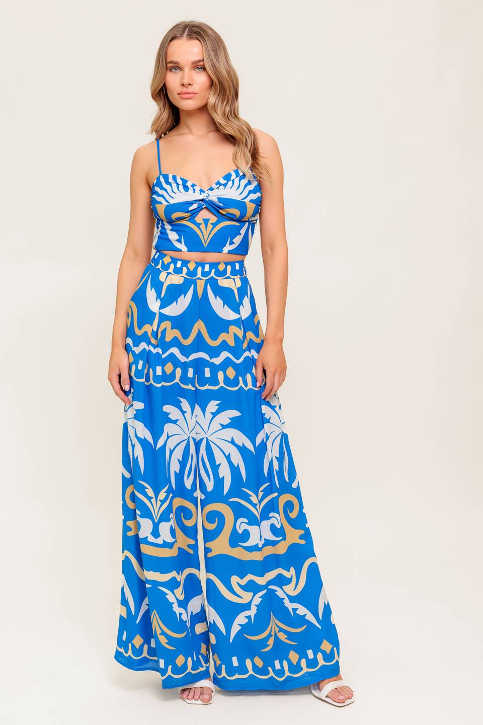 Conjunto de top corto y pantalón tejido azul noche