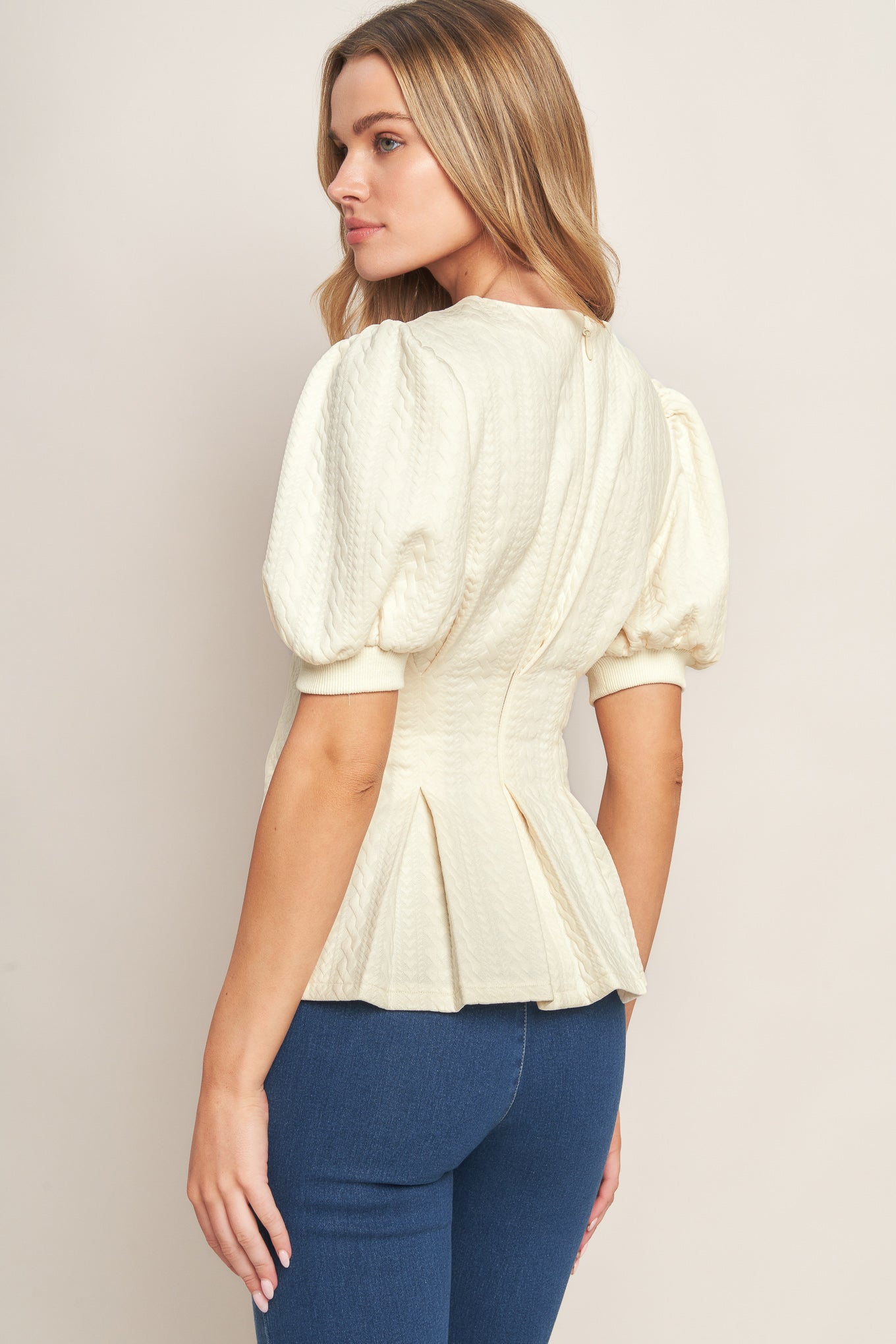 CREAM TWIST WOVEN TOP - MaraFormigone
