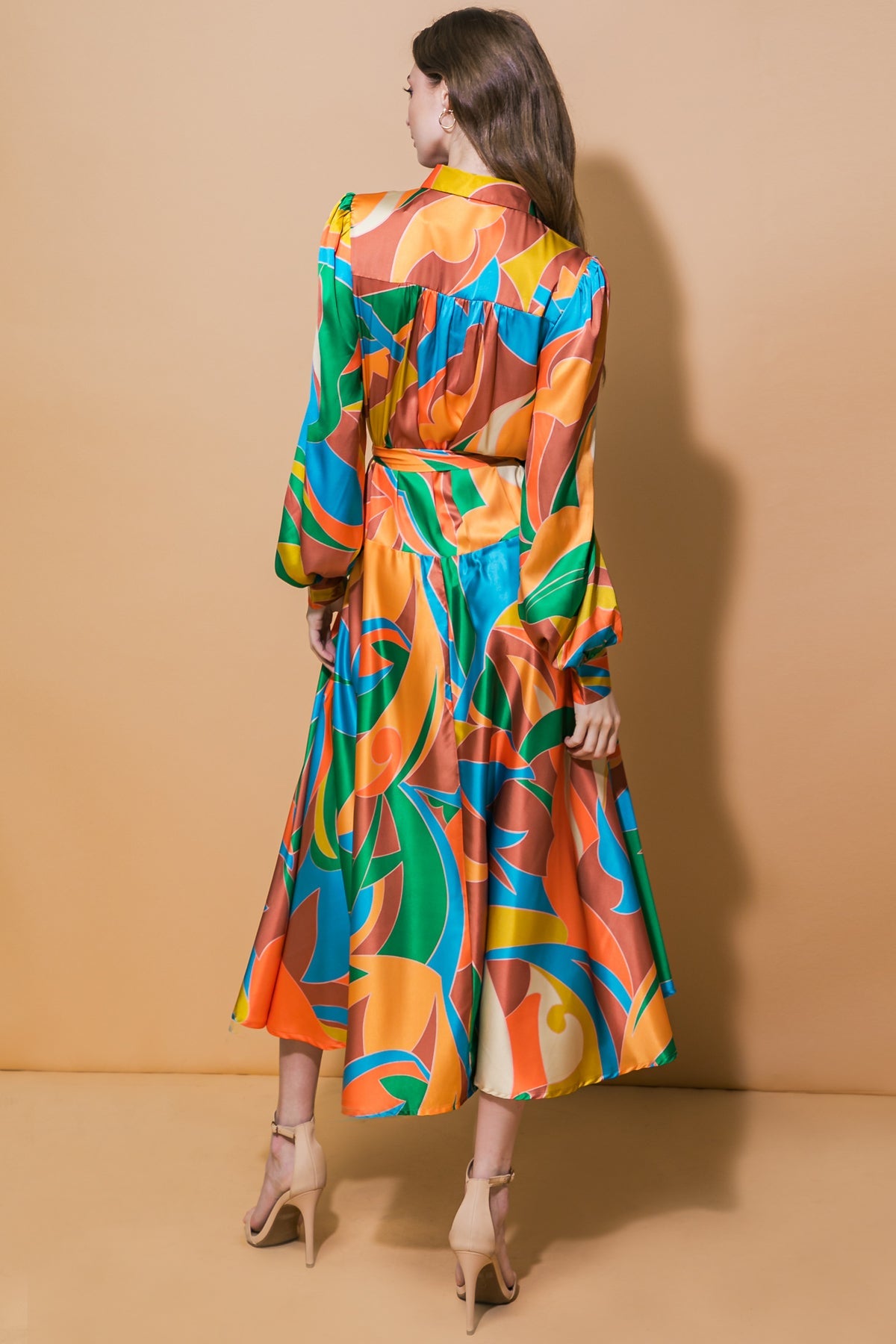 VESTIDO MIDI DE TECIDO COM FOCO NAS PRIORIDADES