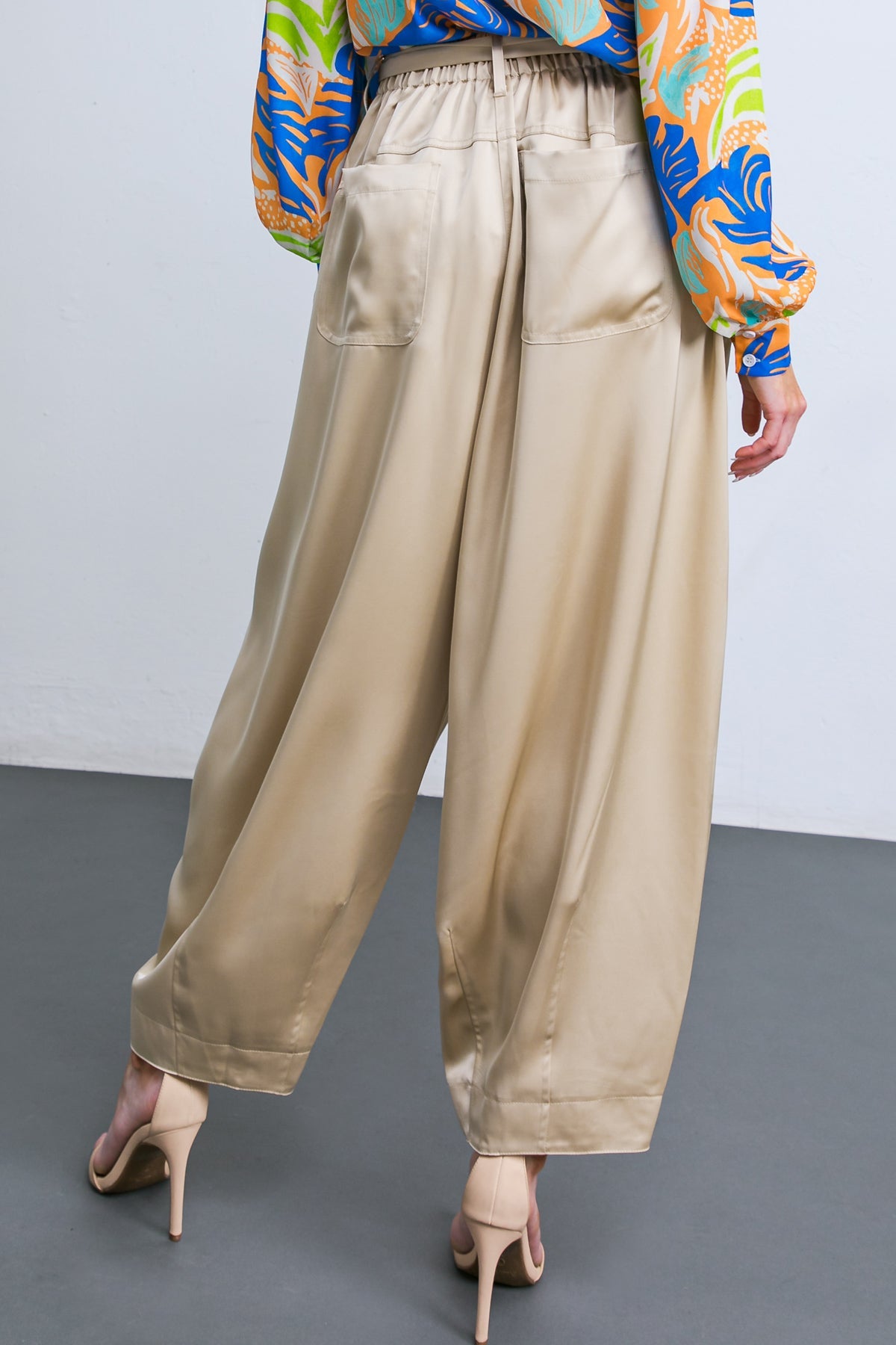 POWERFUL CHARM WOVEN SATIN PANTS - MaraFormigone