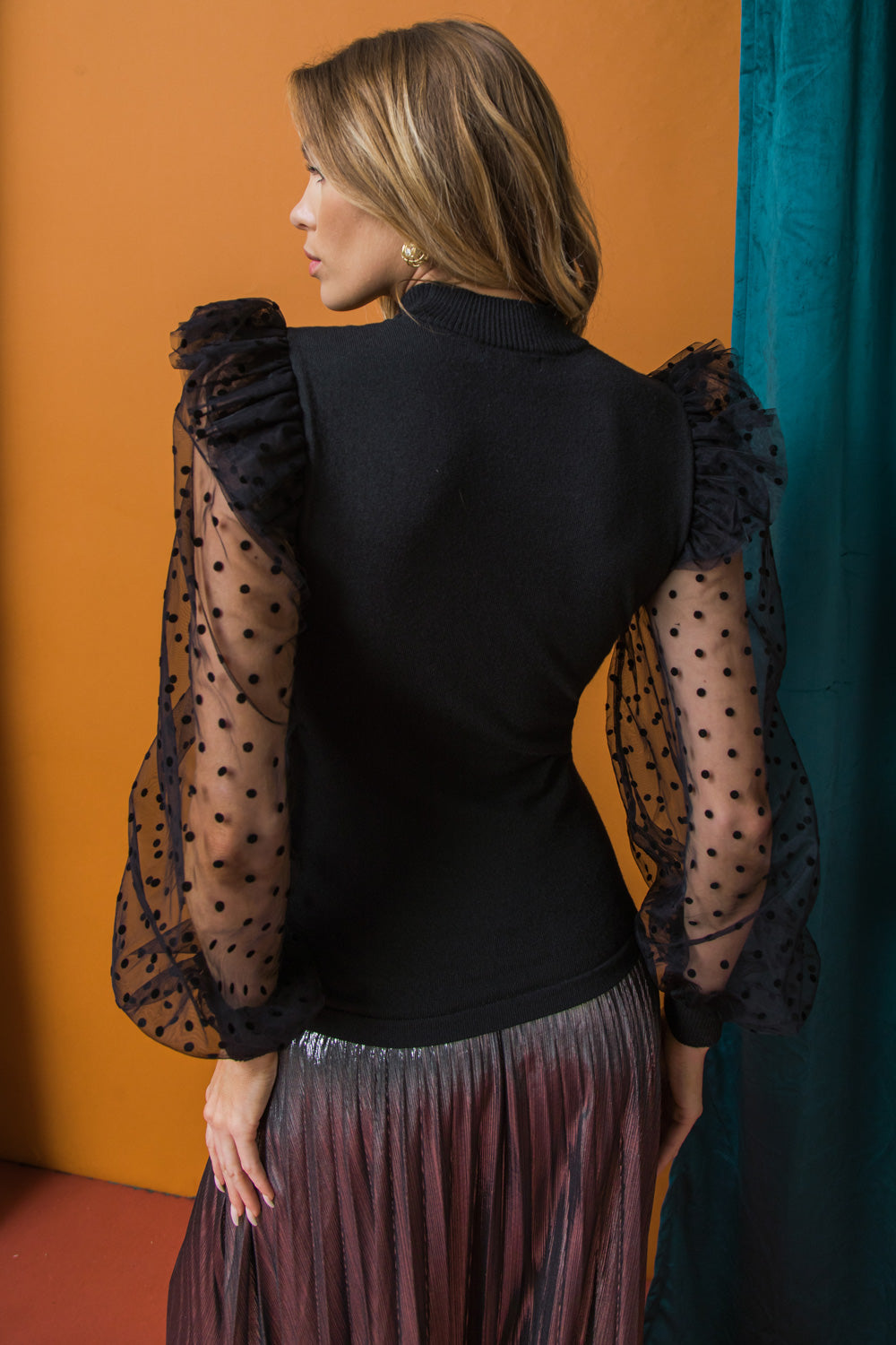 SENDING LOVE LETTERS SWEATER TOP - MaraFormigone