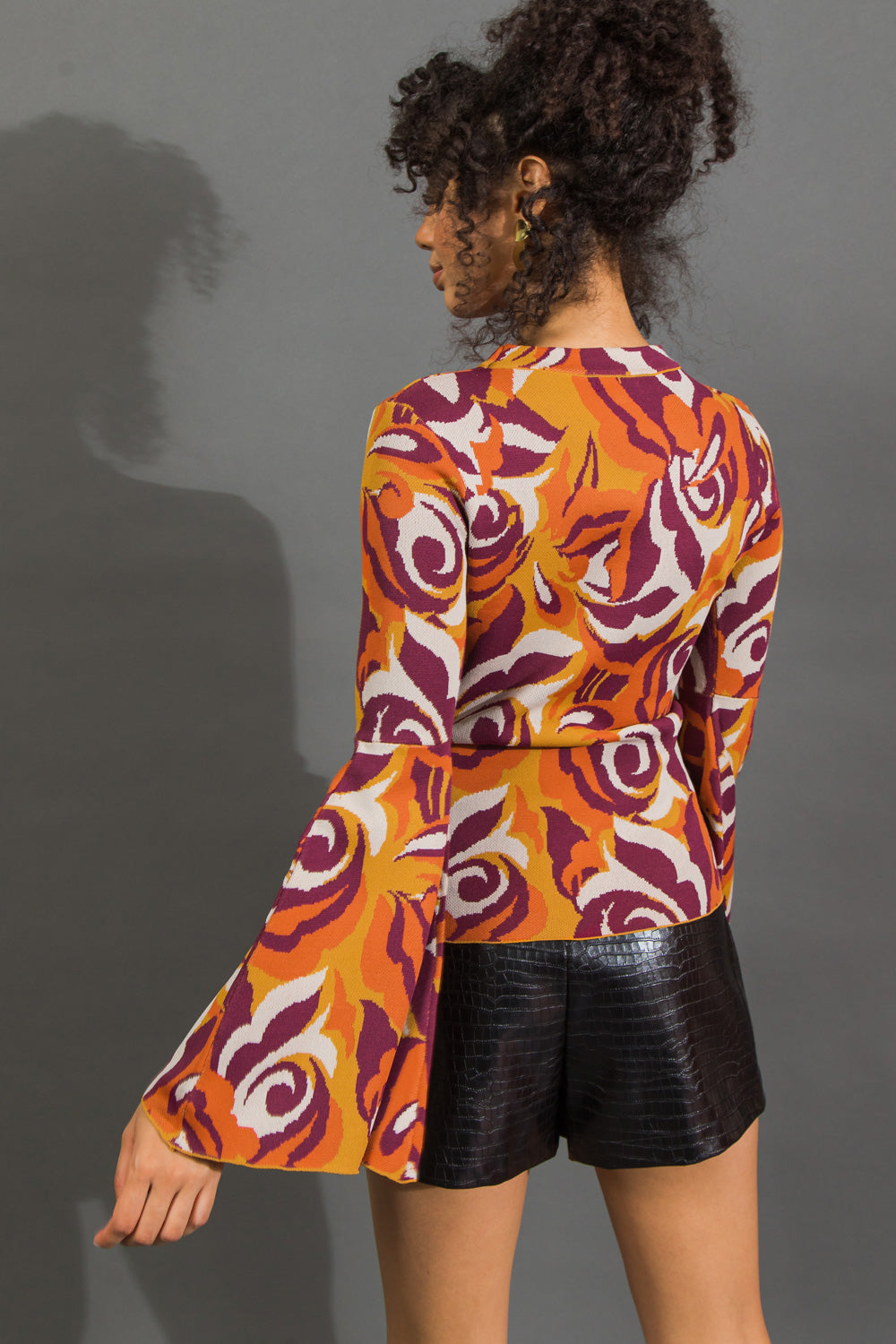 SUAS CARACTERÍSTICAS FAVORITAS: BLUSA DE TRICÔ