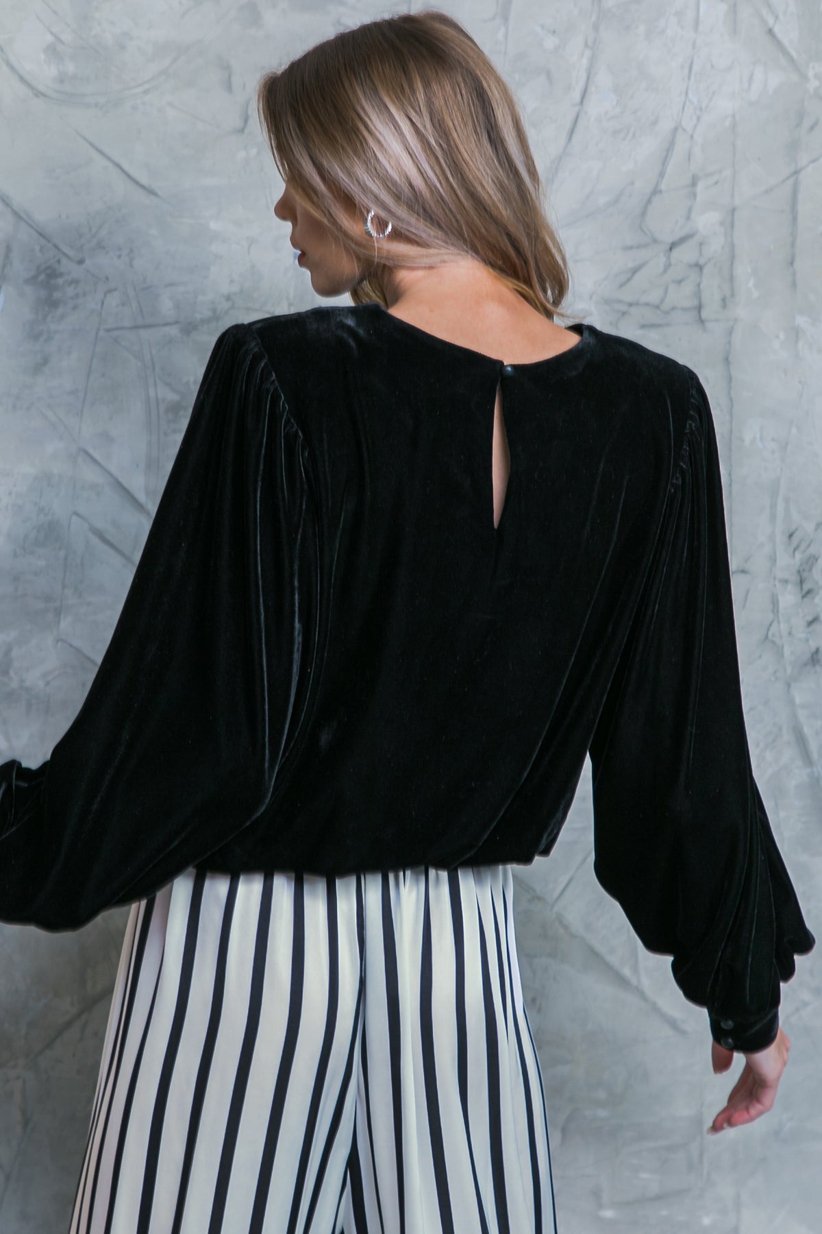 IT'S YOUR TIME VELVET TOP - MaraFormigone