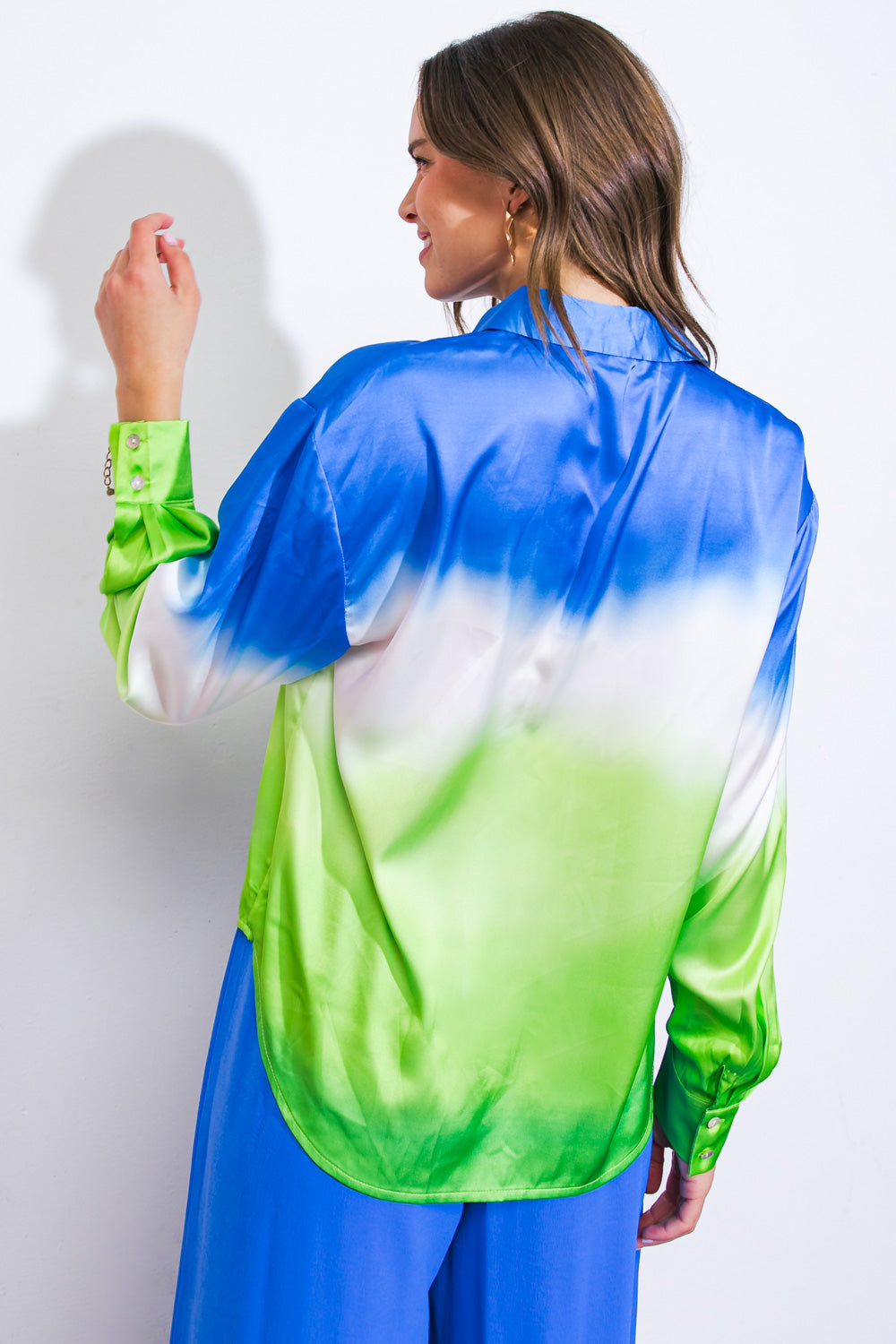 BLUSA DE TECIDO COM TECIDO PARA LEMBRAR DESSA SENSAÇÃO