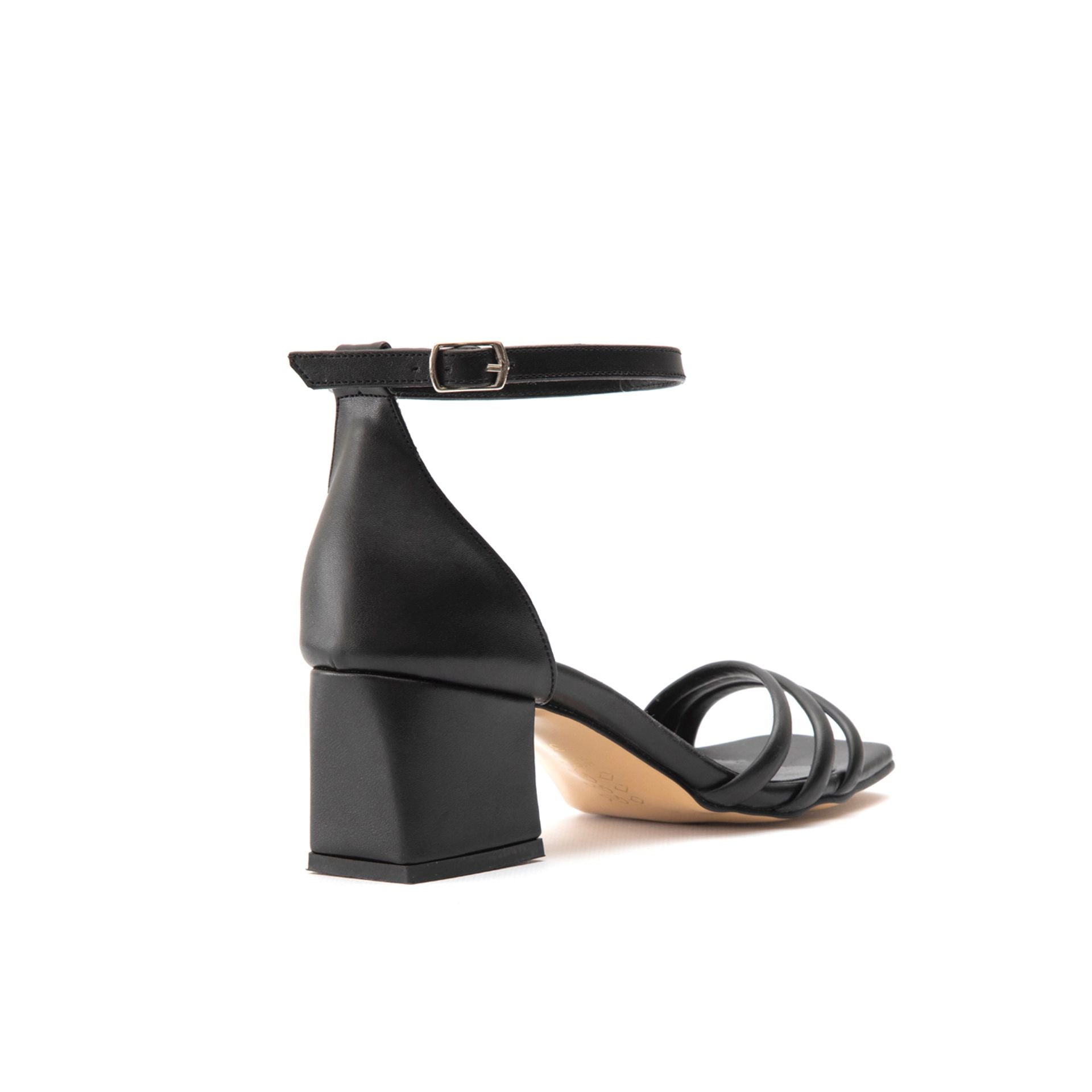 Sandalias con actitud de moda 