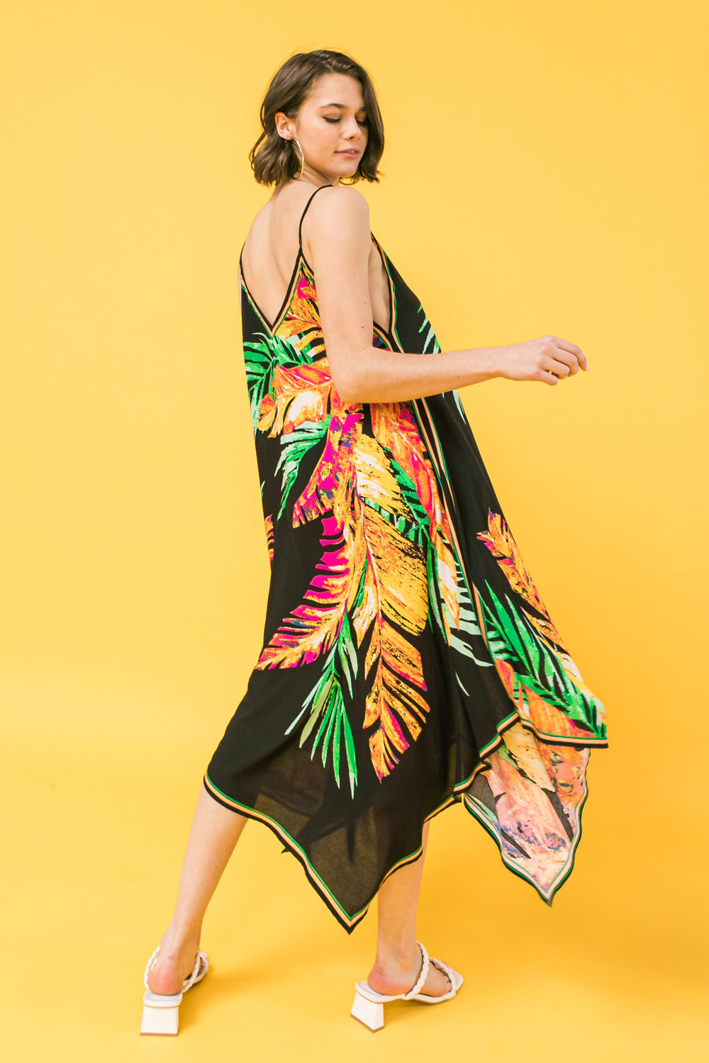 VESTIDO DE LENÇO PRIMEIRAS FLORES