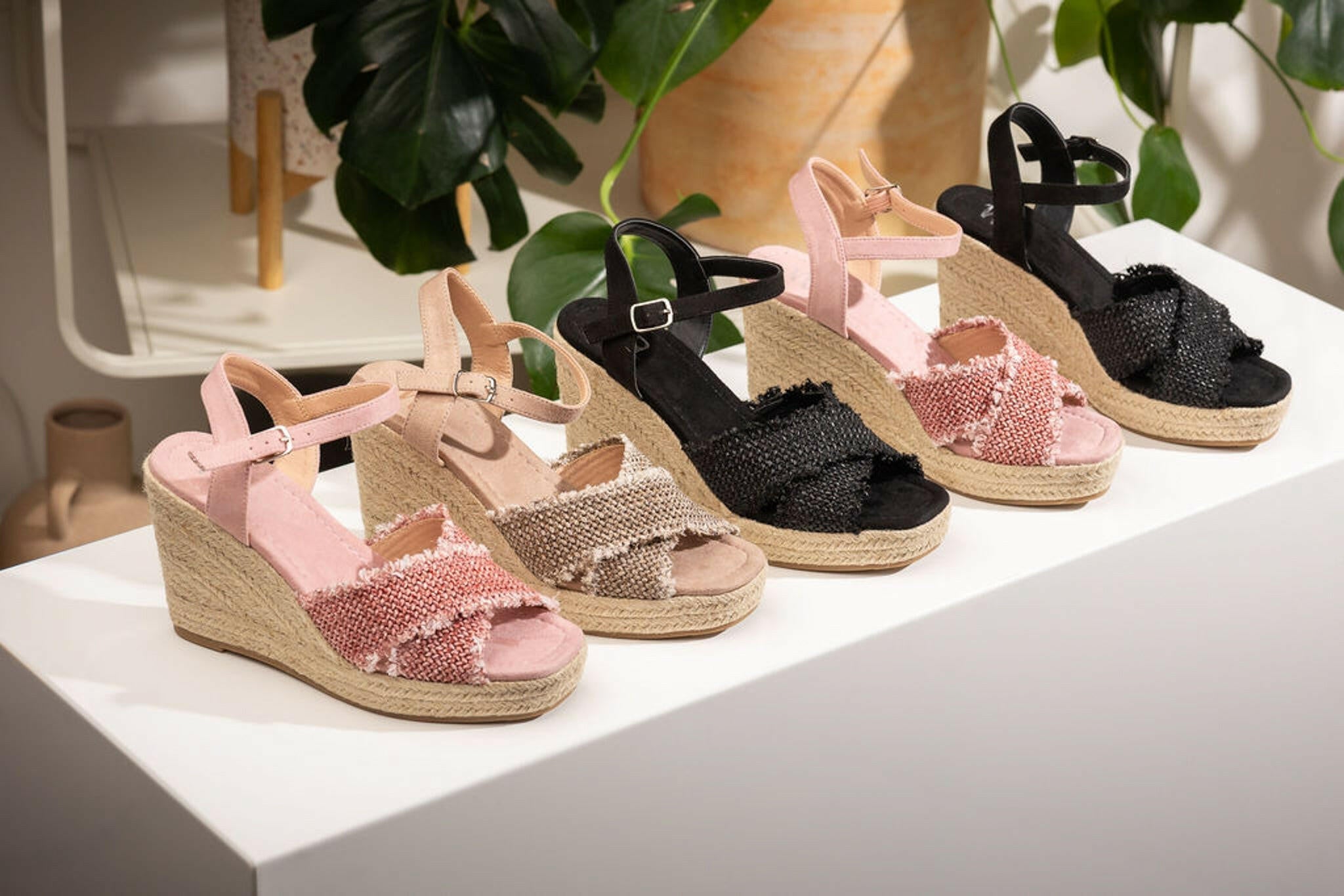 Elinor Wedge in Pink.