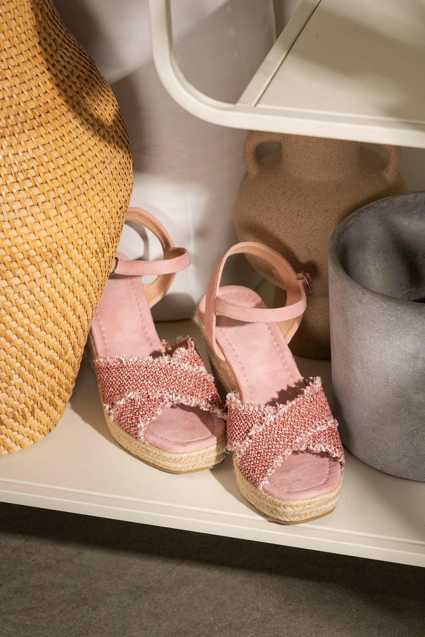 Elinor Wedge in Pink.