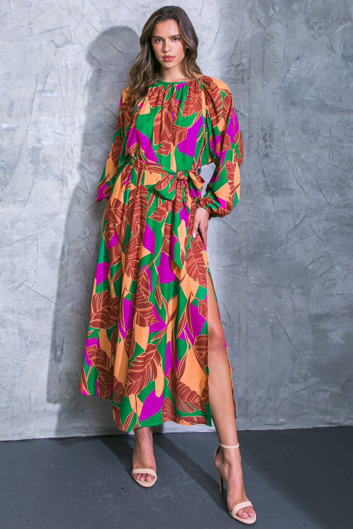 APRESENTE O CHIQUE VESTIDO MIDI DE TECIDO