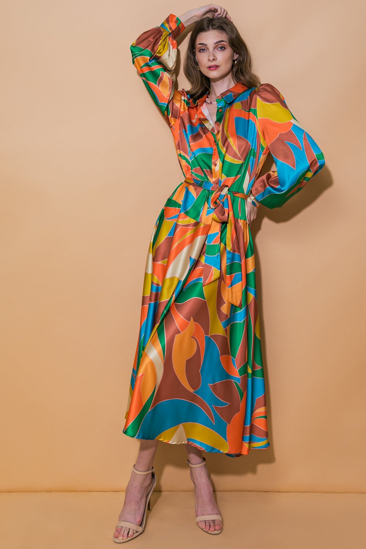 VESTIDO MIDI DE TECIDO COM FOCO NAS PRIORIDADES