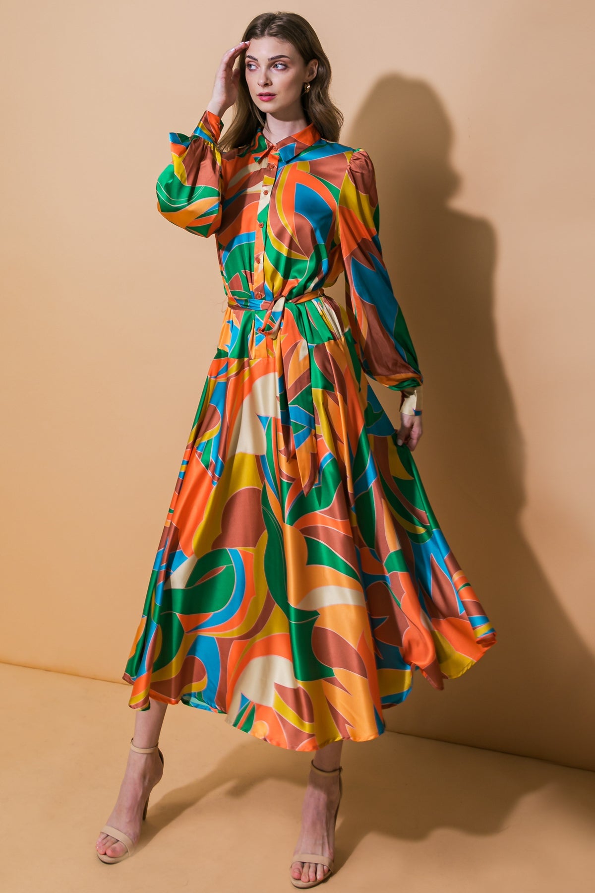 VESTIDO MIDI DE TECIDO COM FOCO NAS PRIORIDADES