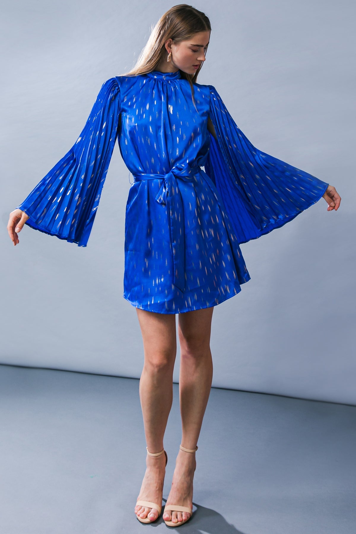 VESTIDO MINI DE TECIDO COM ELEGÂNCIA FASCINANTE