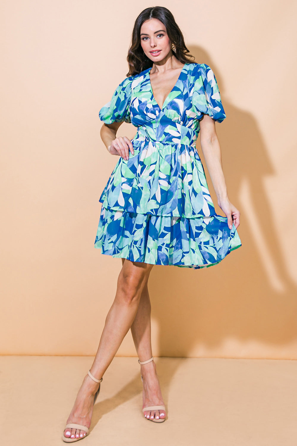 VESTIDO MINI DE TECIDO QUE ENCANTE INSTANTANEAMENTE