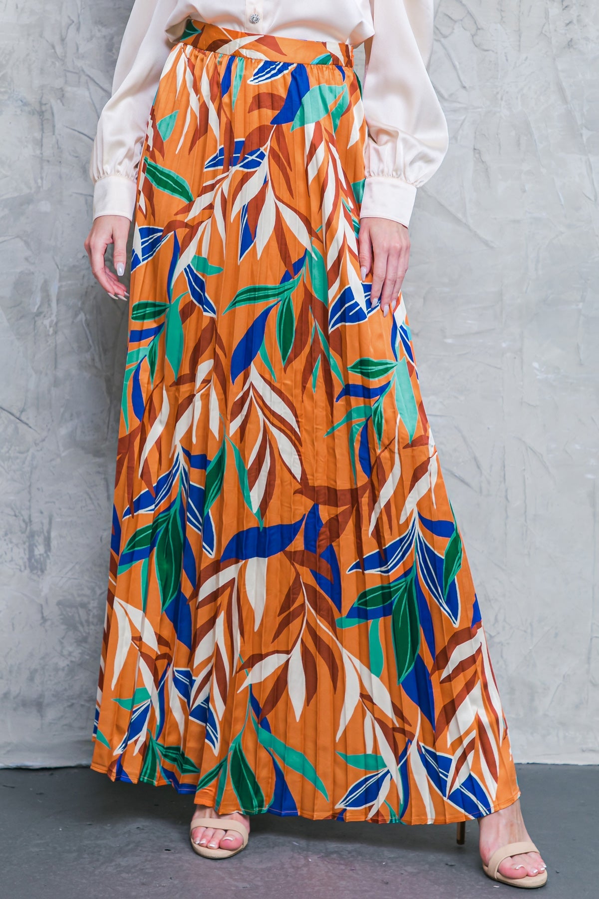 SAIA MAXI TECIDA COM SENSAÇÃO DE OUTONO