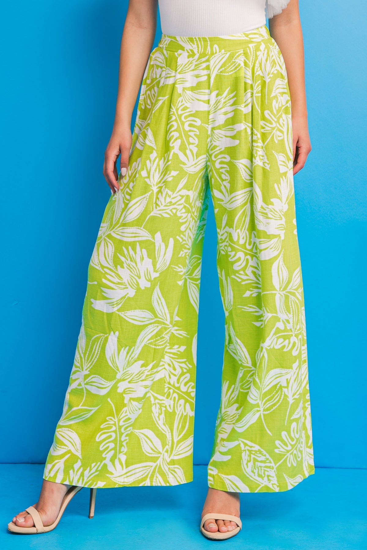 CALÇAS DE TECIDO QUE VÃO E VÃO