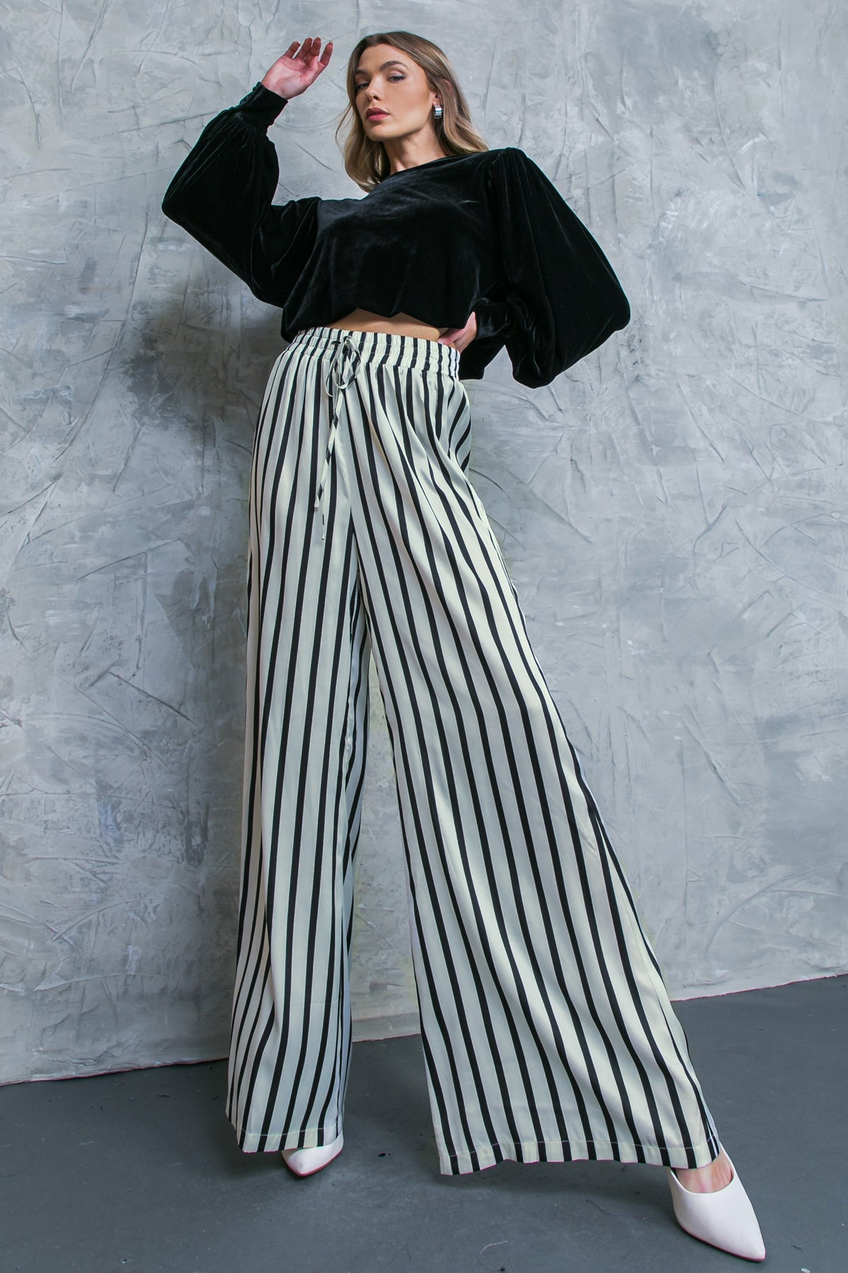 PANTALONES DE SATÉN SIN NADA DE QUE LAMENTARSE