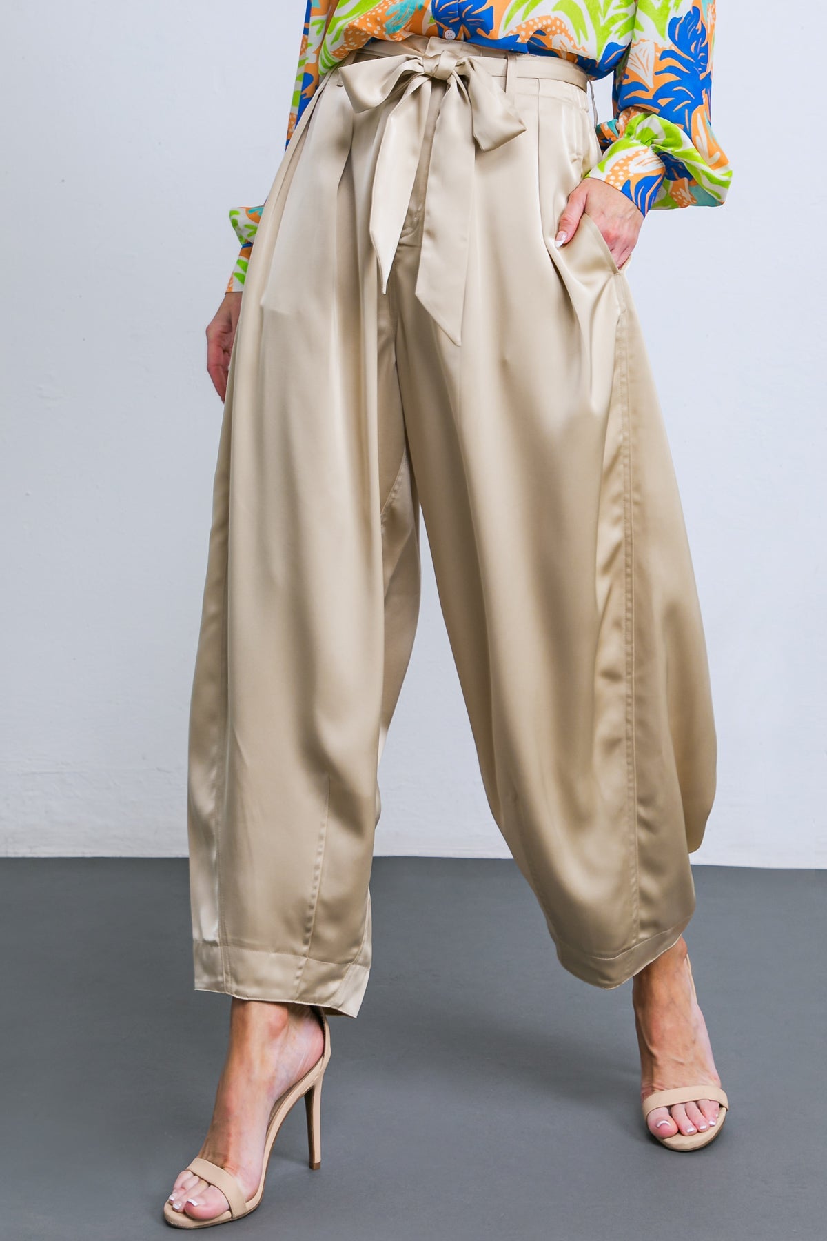 POWERFUL CHARM WOVEN SATIN PANTS - MaraFormigone
