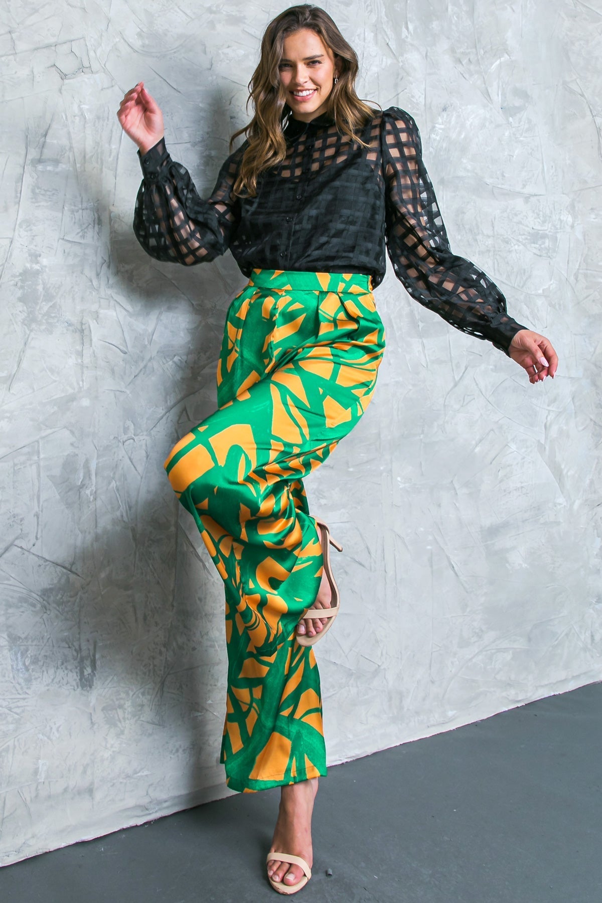 FLUTTERING ON WOVEN TOP - MaraFormigone