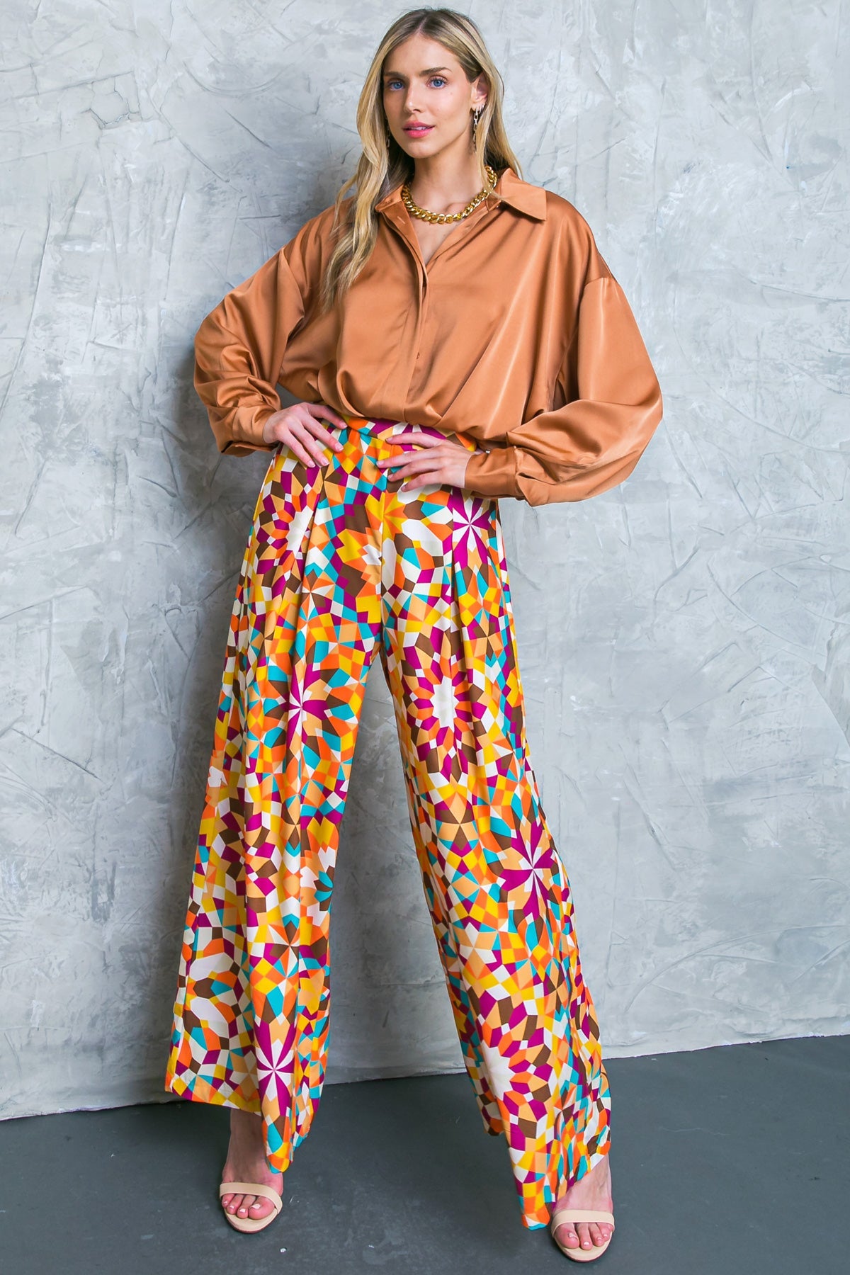 BLUSA Tecida com Movimentos Graciosos