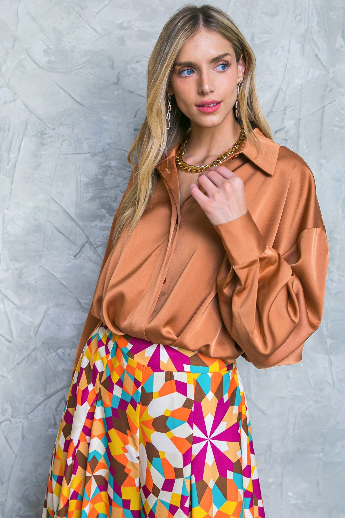 BLUSA Tecida com Movimentos Graciosos