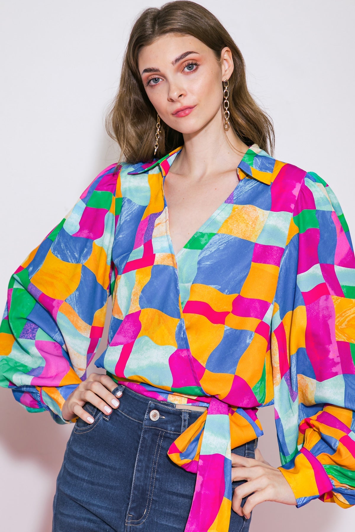 BLUSA DE TECIDO COM LINDA ESTAMPA