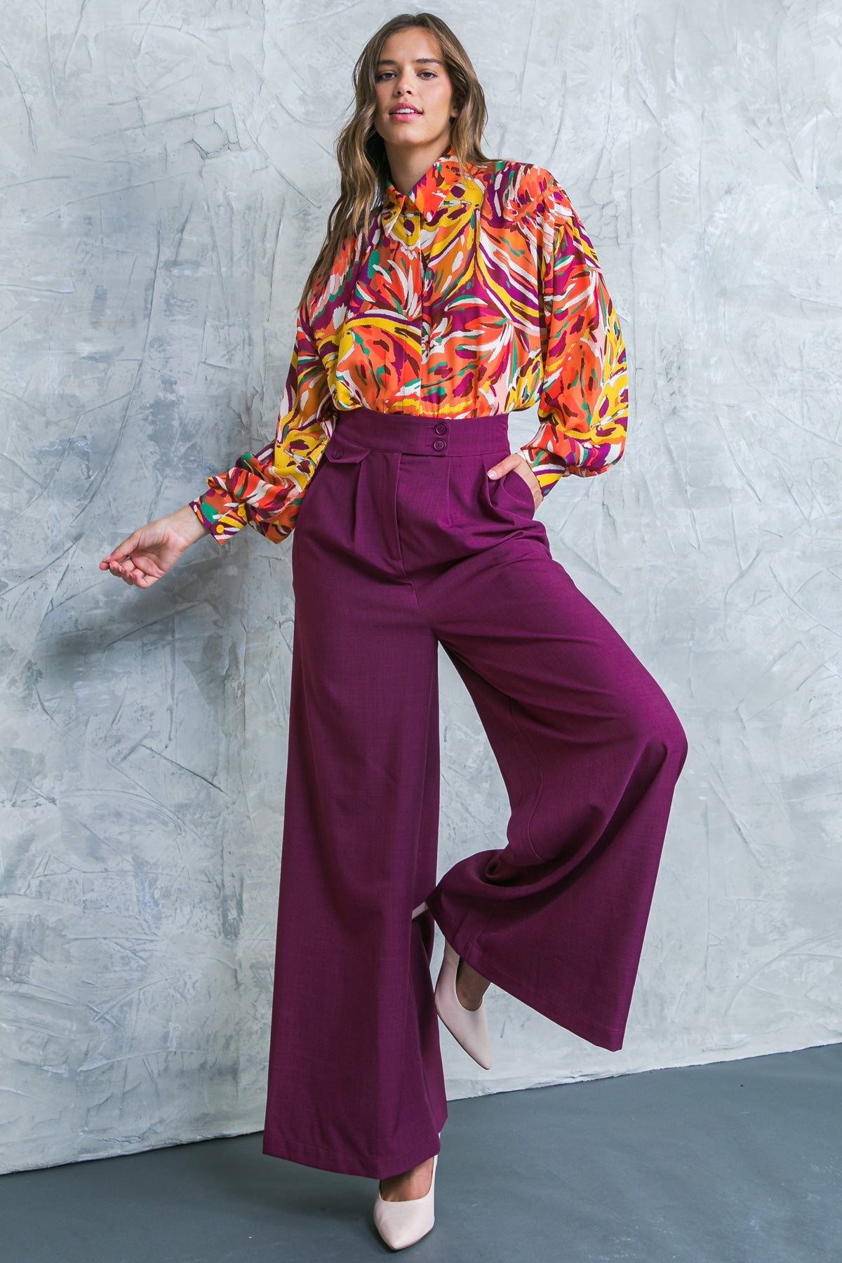 CALÇAS DE TECIDO COM SENSAÇÕES DELICADAS