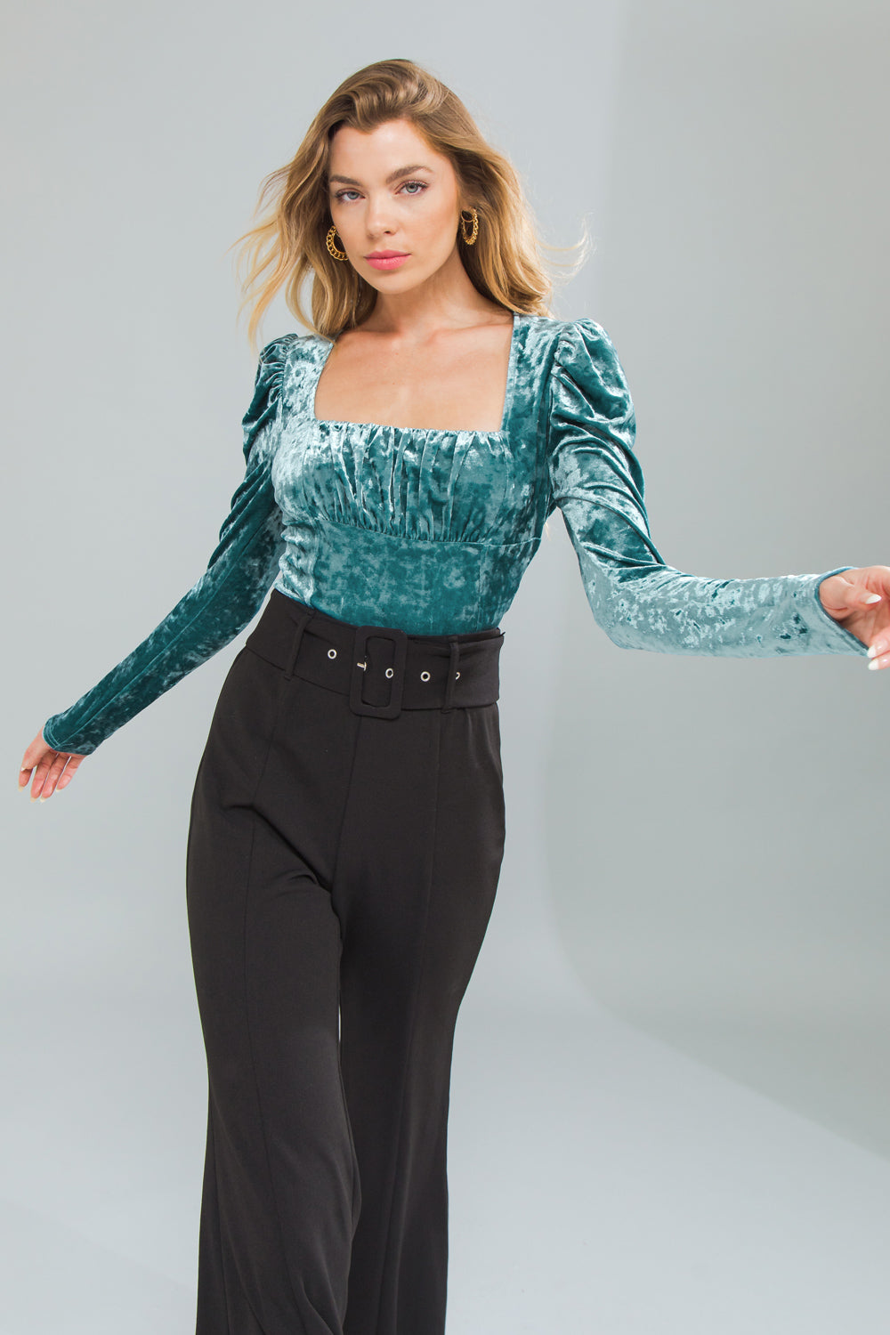 PUT ON A SHOW VELVET TOP - MaraFormigone