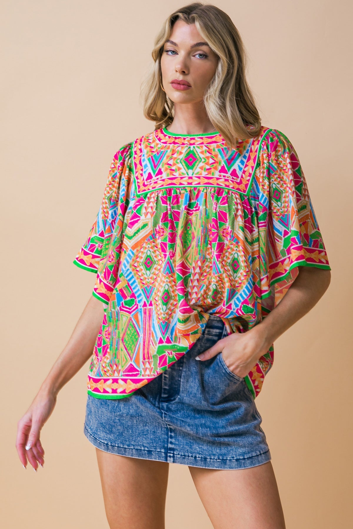 TOP TEJIDO CON ENERGÍA BRILLANTE