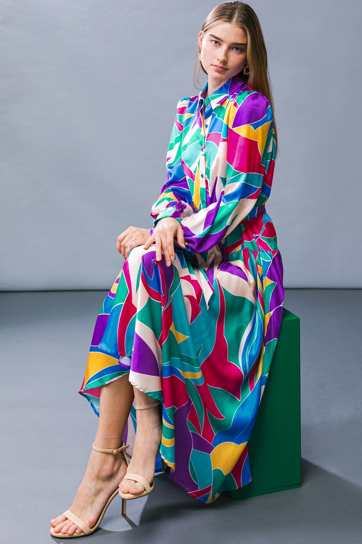 VESTIDO MIDI DE TECIDO COM FOCO NAS PRIORIDADES