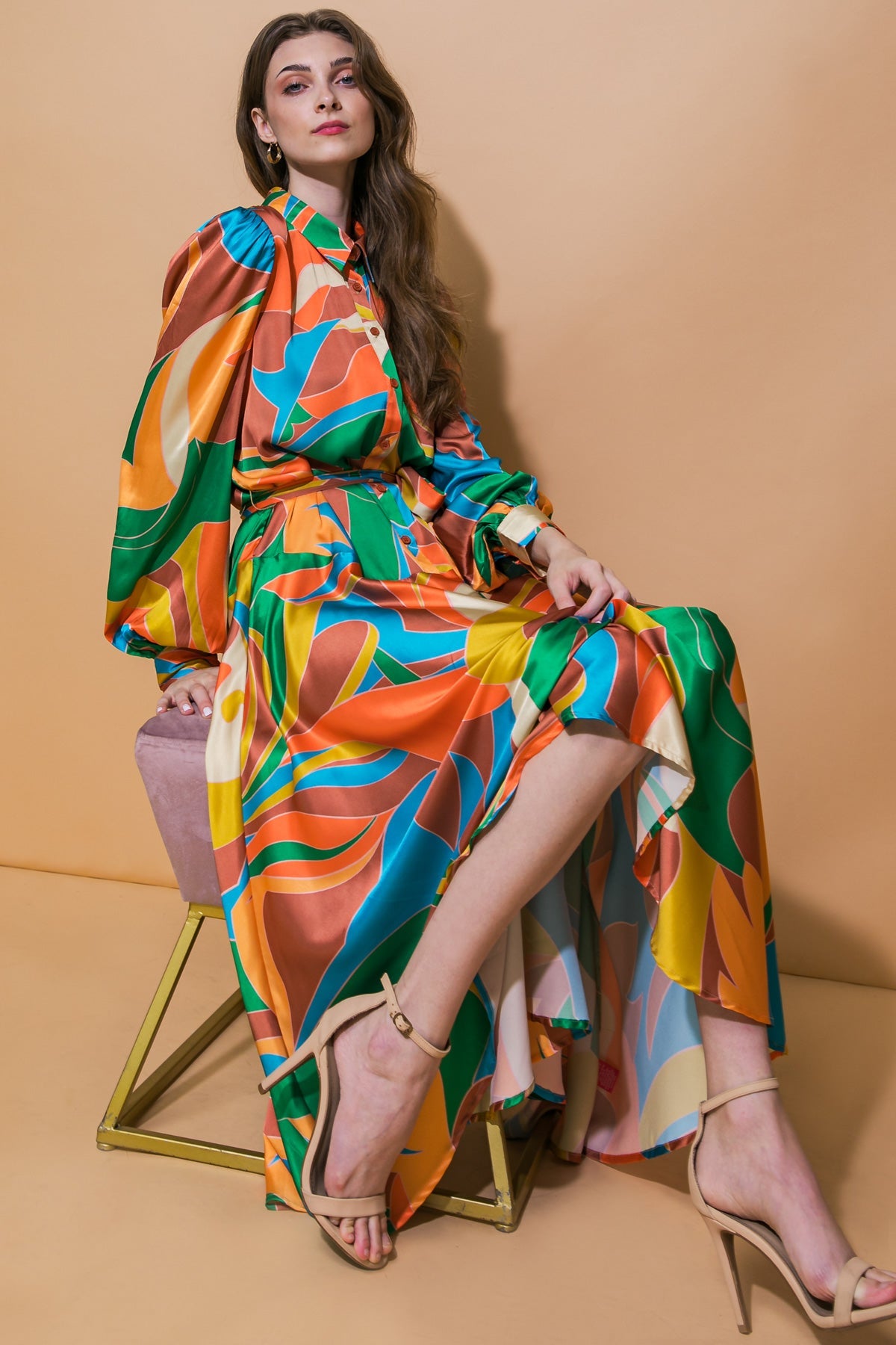 VESTIDO MIDI DE TECIDO COM FOCO NAS PRIORIDADES