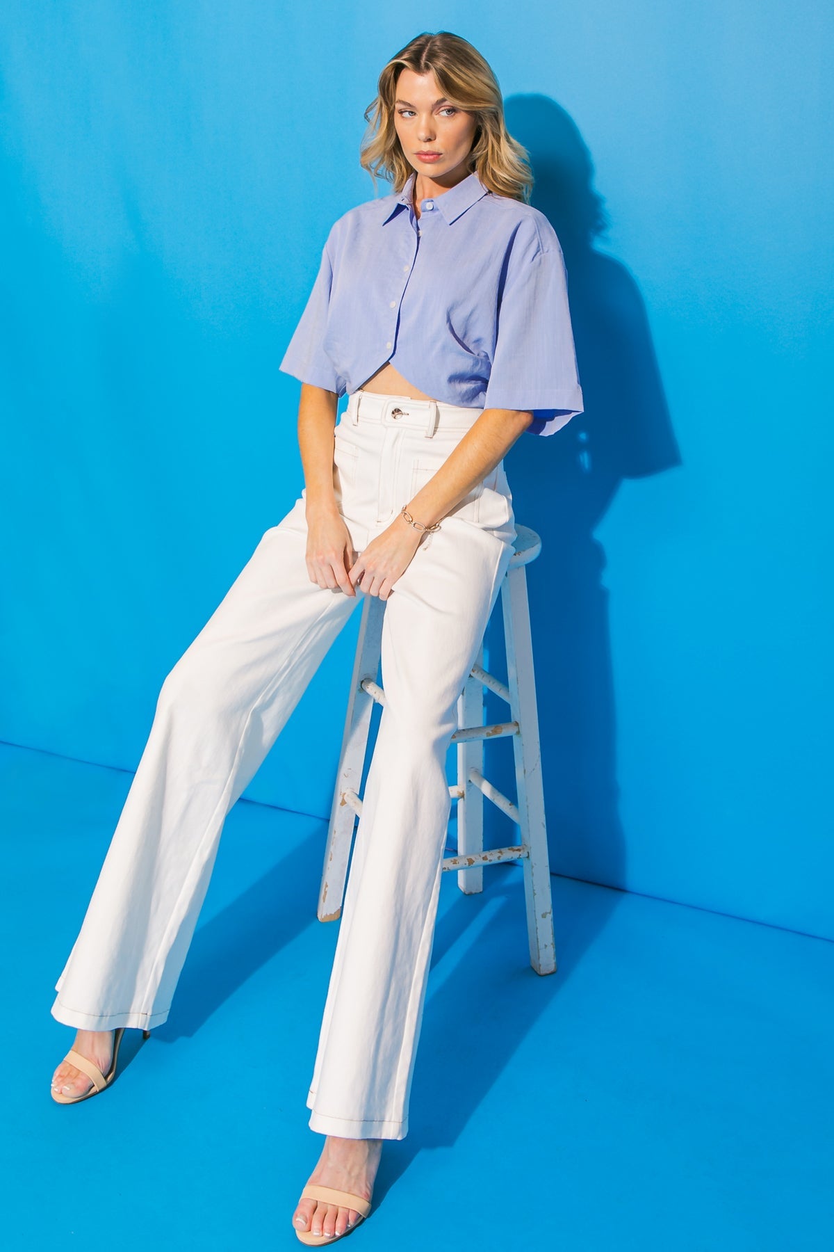 CAMISA CON ABAJO TE HIZO MIRAR