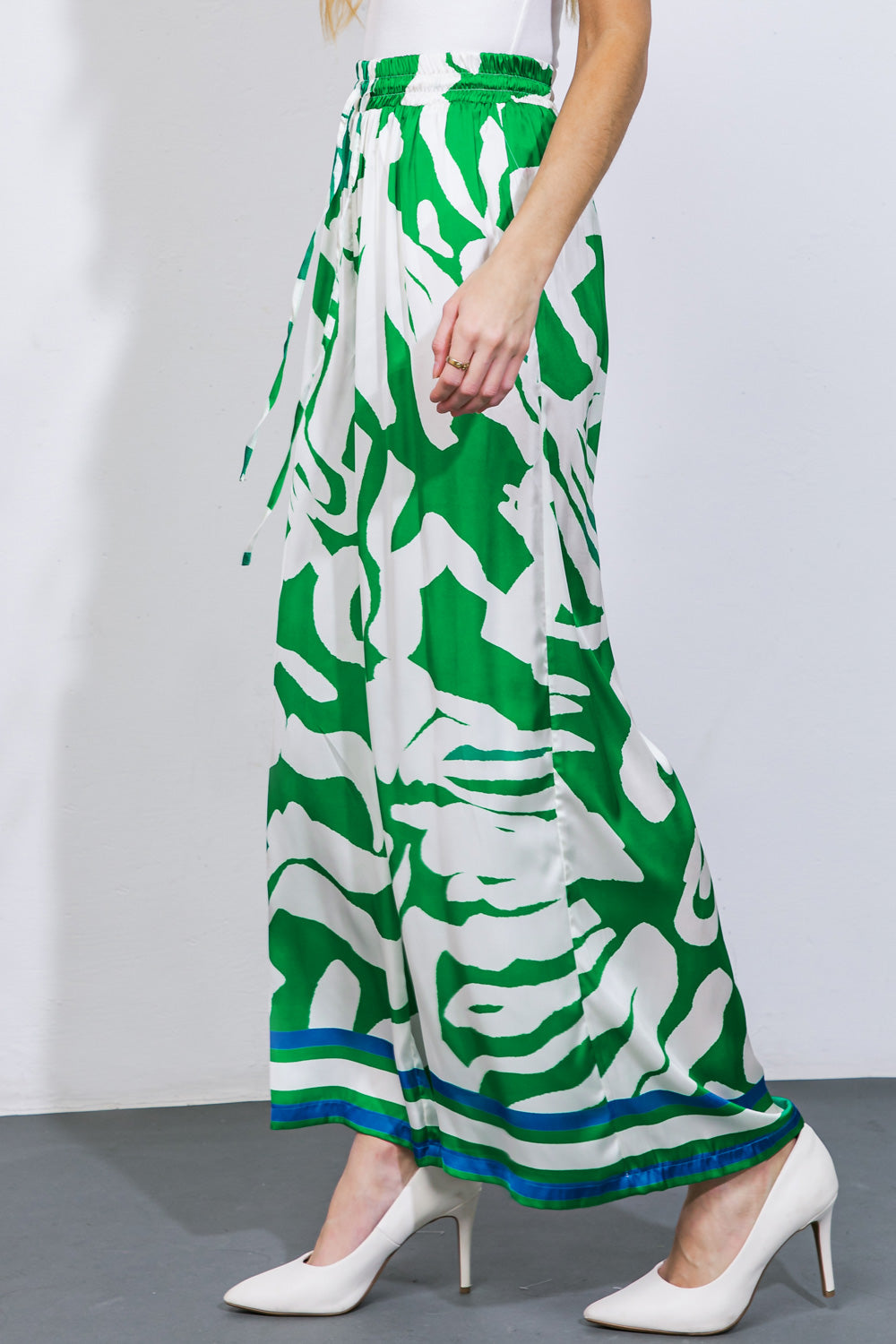 LA CLAVE PARA UNOS PANTALONES DE SATÉN TEJIDOS ELEGANTES