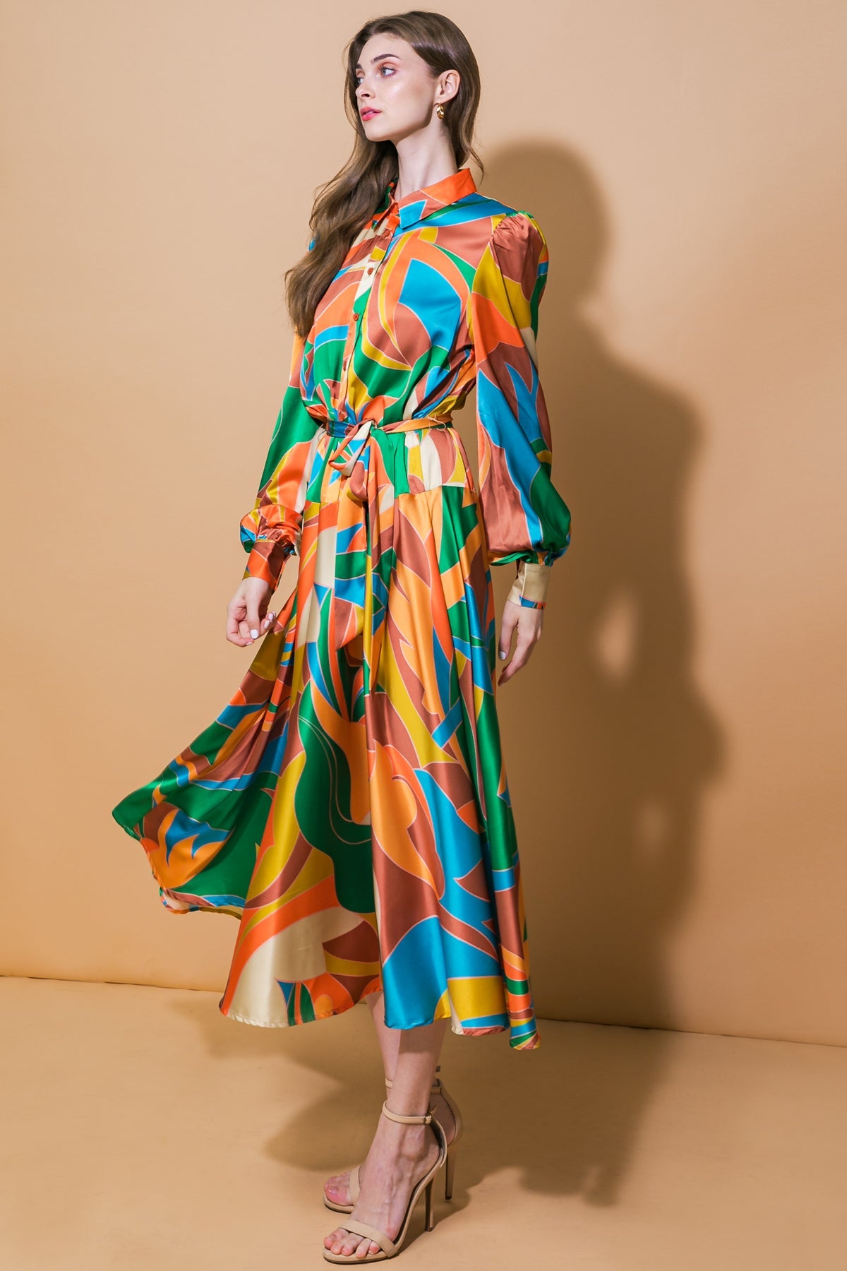 VESTIDO MIDI DE TECIDO COM FOCO NAS PRIORIDADES