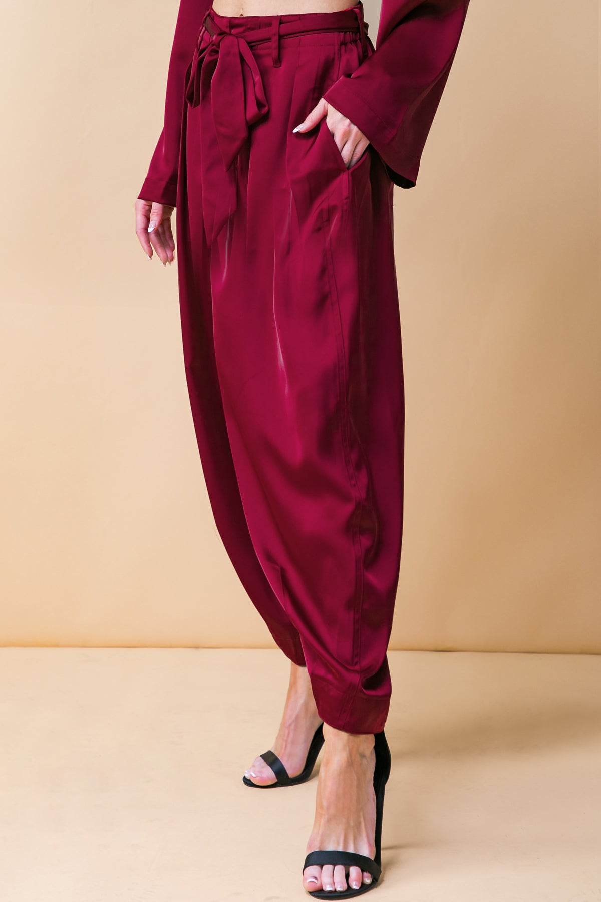 POWERFUL CHARM WOVEN SATIN PANTS - MaraFormigone