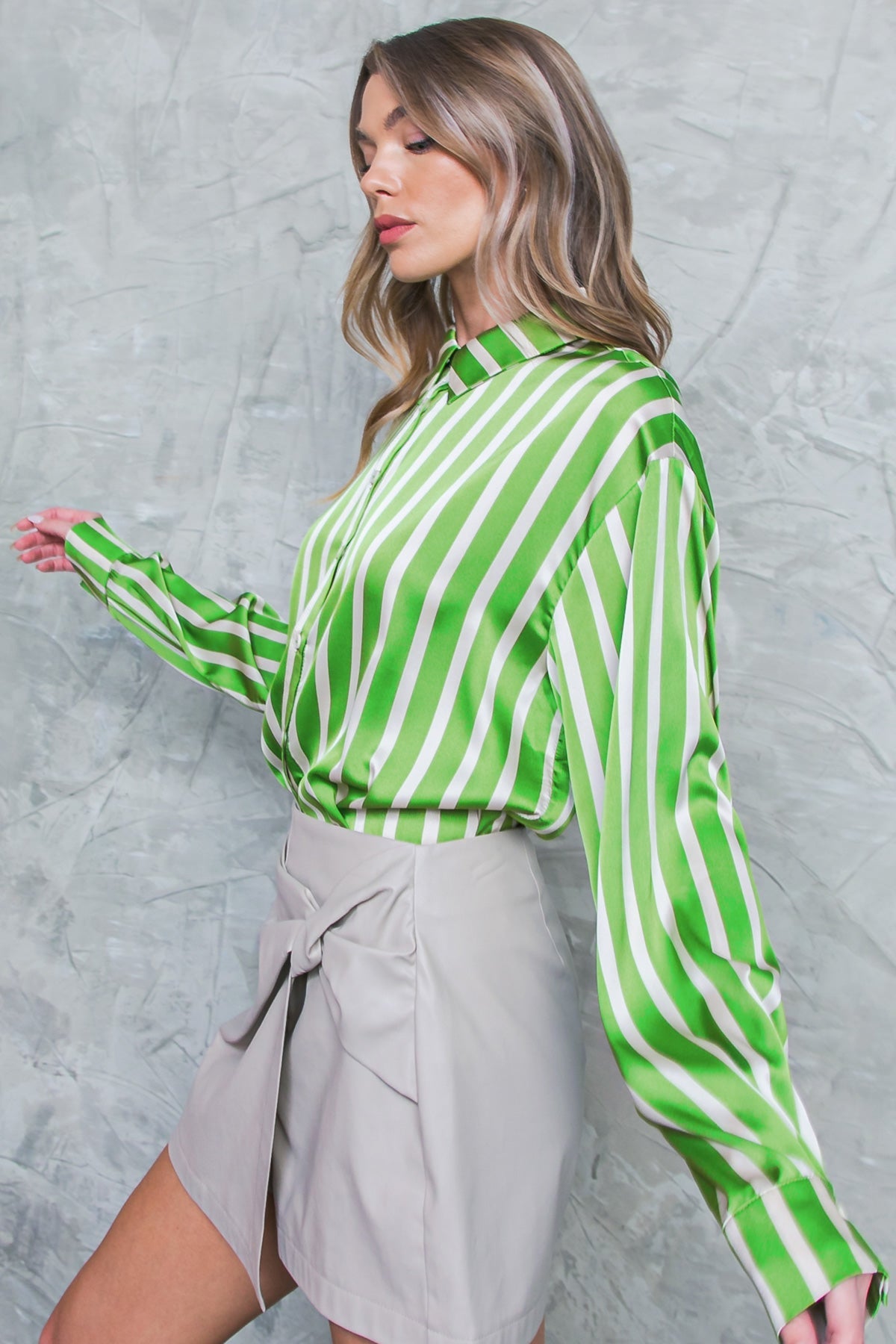 TOP DE SATÉN TEJIDO SIN NADA DE QUE LAMENTAR