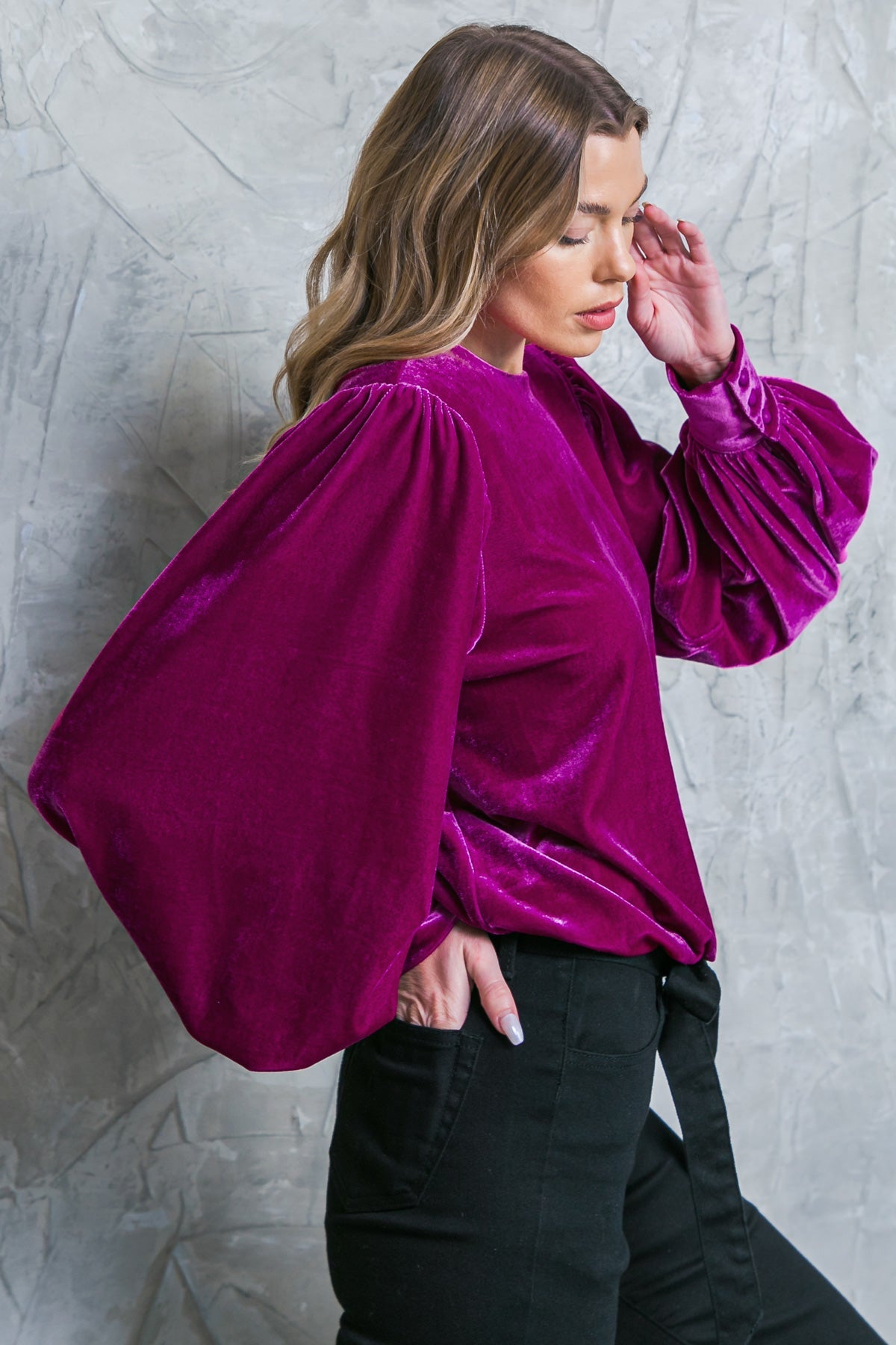 IT'S YOUR TIME VELVET TOP - MaraFormigone